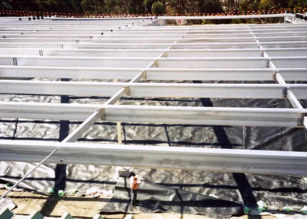 Warehouse under construction with ZED Purlins made from PERMALITE aluminium