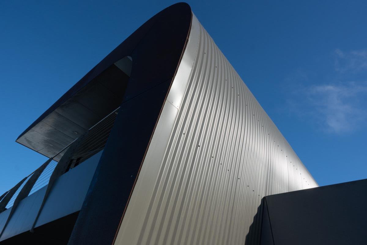 House with WAVELINE aluminium walling manufactured from PERMALITE aluminium in colour Sahara
