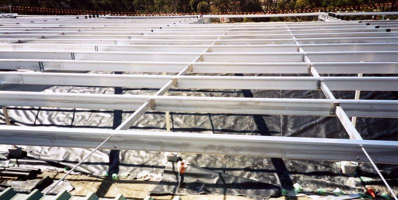 Warehouse under construction with ZED Purlins made from PERMALITE aluminium